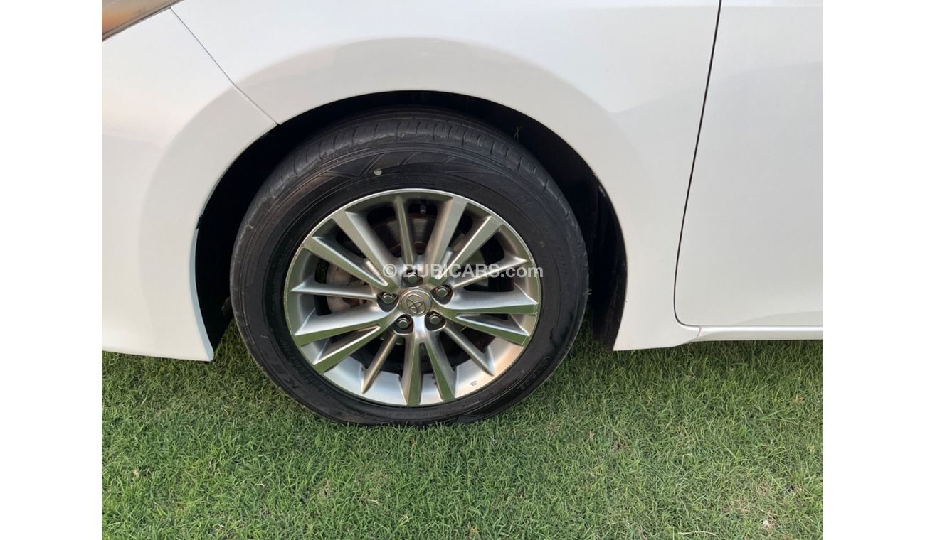 تويوتا كورولا SE