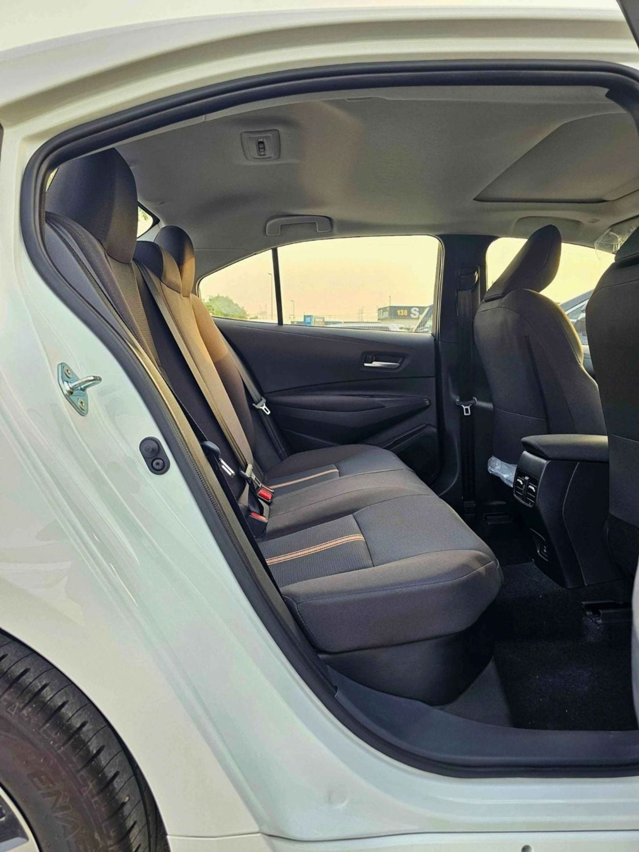 Toyota Levin STD (NON GCC) LUXURY HYBRID / 1.8L PETROL A/T / SUNROOF / REAR CAMERA (CODE # LL18HEV)