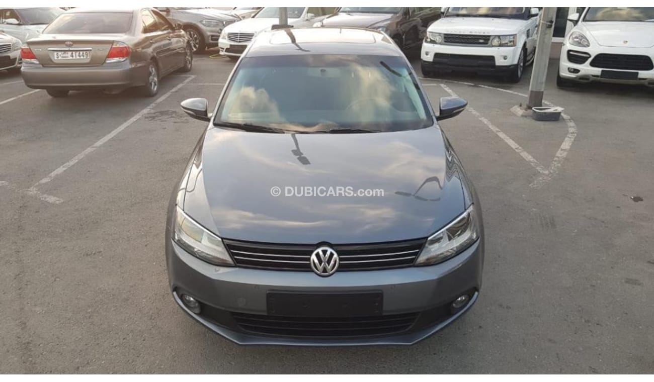 Volkswagen Jetta Volex wagan Getta model 2015 GCC car prefect condition full option low mileage