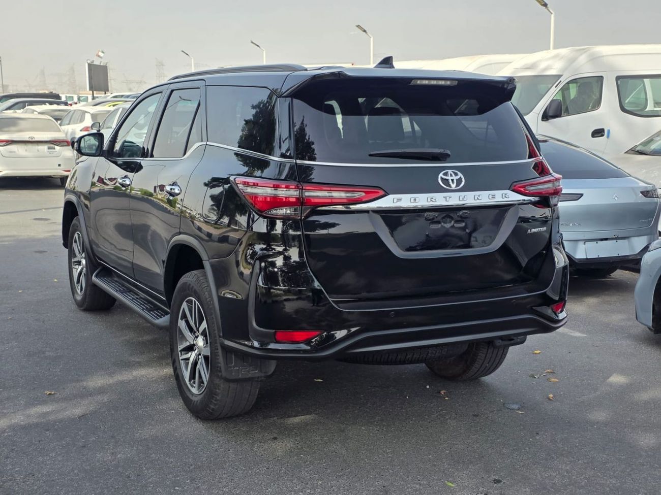 Toyota Fortuner DIESEL ENGINE RIGHT HAND DRIVE 2800 CC AUTO TRANSMISSION ONLY FOR EXPORT