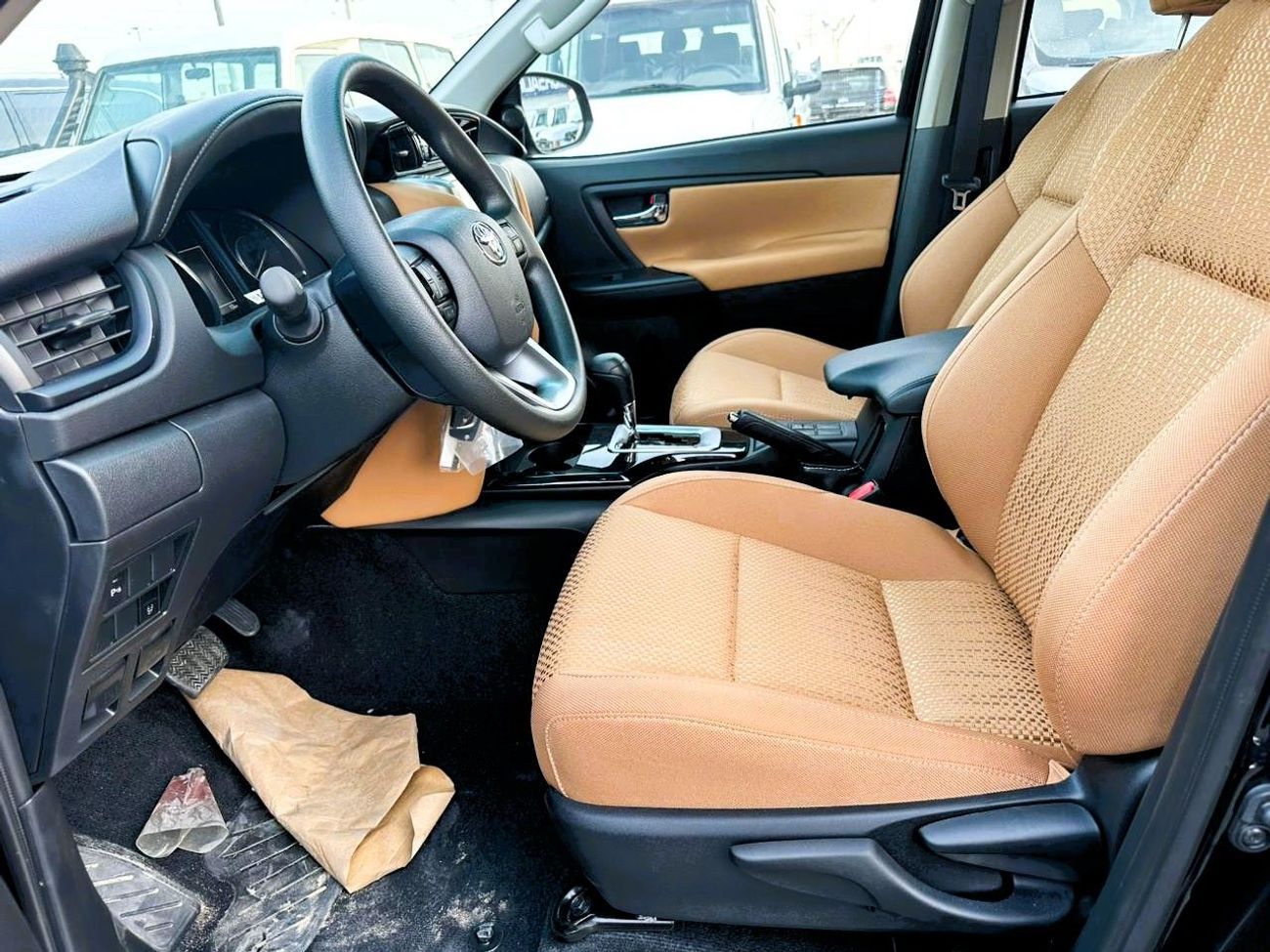 Toyota Fortuner TOYOTA FORTUNER 2.7L Digital AC 2025 (EXPORT ONLY)