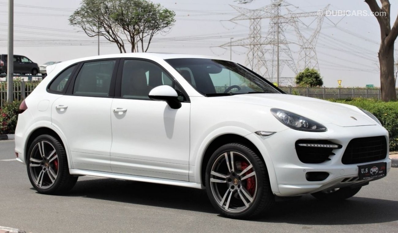 Porsche Cayenne GTS CAYENNE GTS FULLY LOADED 2014 GCC LOW MILEAGE IN MINT CONDITION
