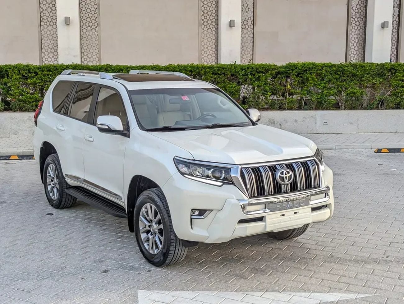 تويوتا برادو GXR TOP FULL OPTION V6 4.0L GCC IN EXCELLENT CONDITION