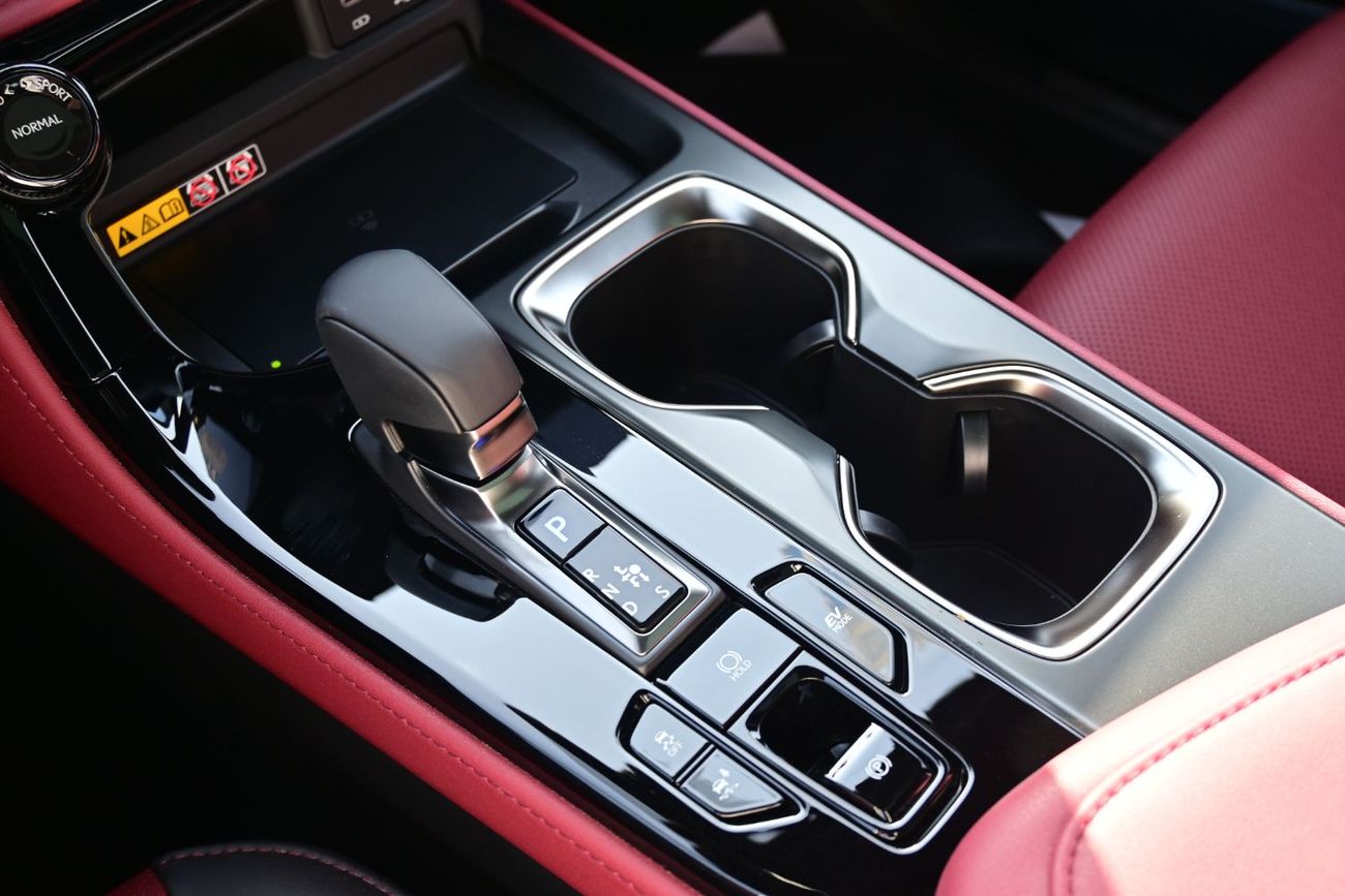 Lexus NX350h Lexus NX350h Platinum 2.5L Hybrid AWD Color: White Model: 2025