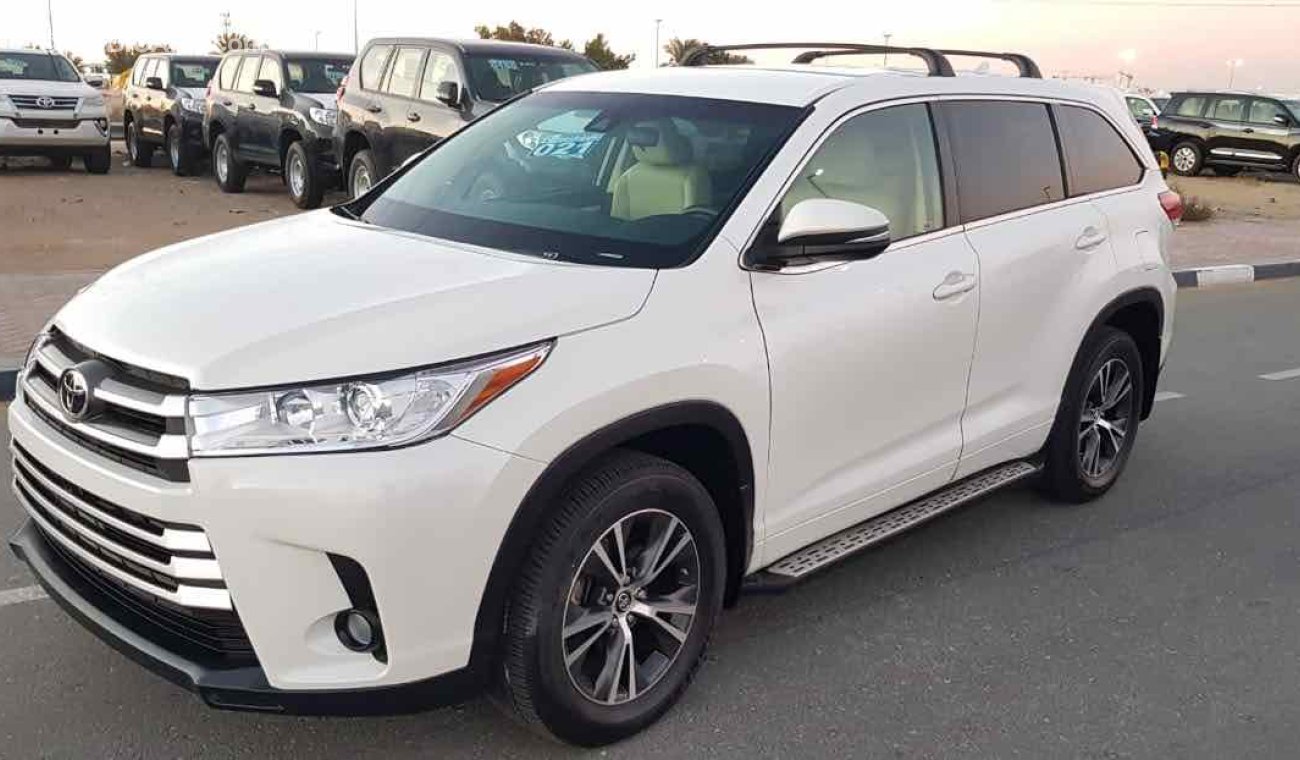 Toyota Highlander fresh and imported and very clean inside and outside and totally ready to drive