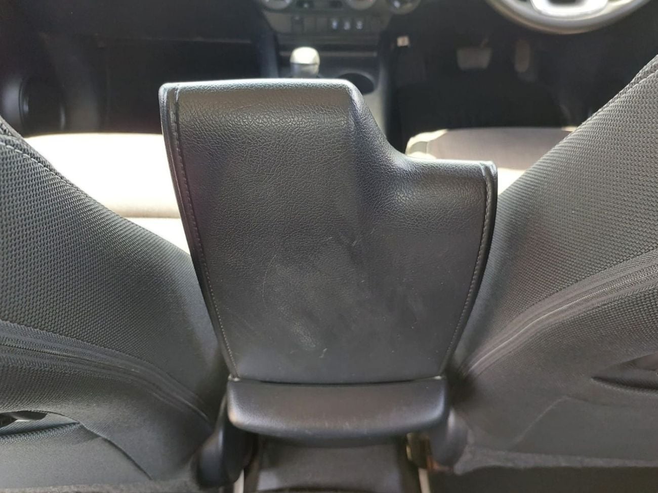Toyota Hilux DLS TOYOTA HILUX PICKUP RHD 2018 MODEL 2.8 L DIESEL AUTOMATIC(PM16990)