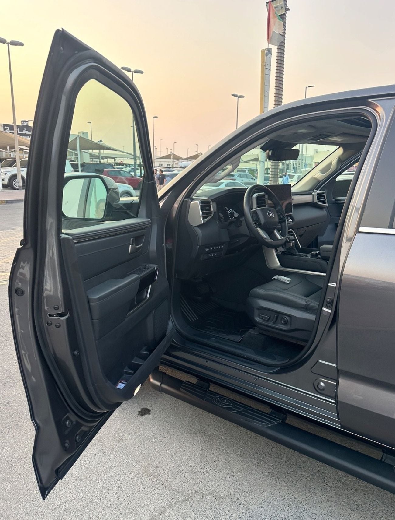 Toyota Tundra SR (NON GCC)