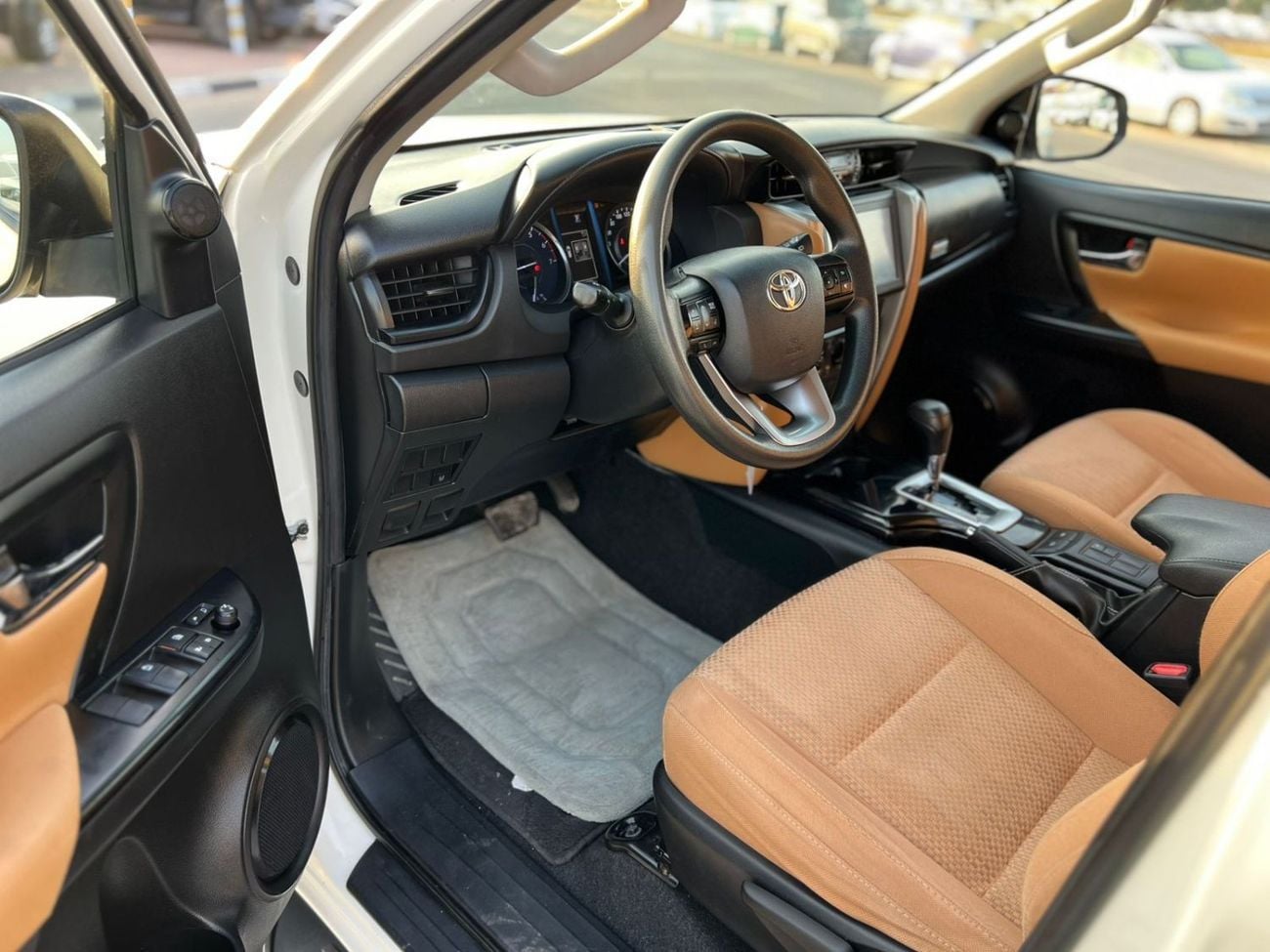 تويوتا فورتونر EXR 2022 Toyota Fortuner 2.7 V4 - AWD 4x4 - GCC - Rear Sensor