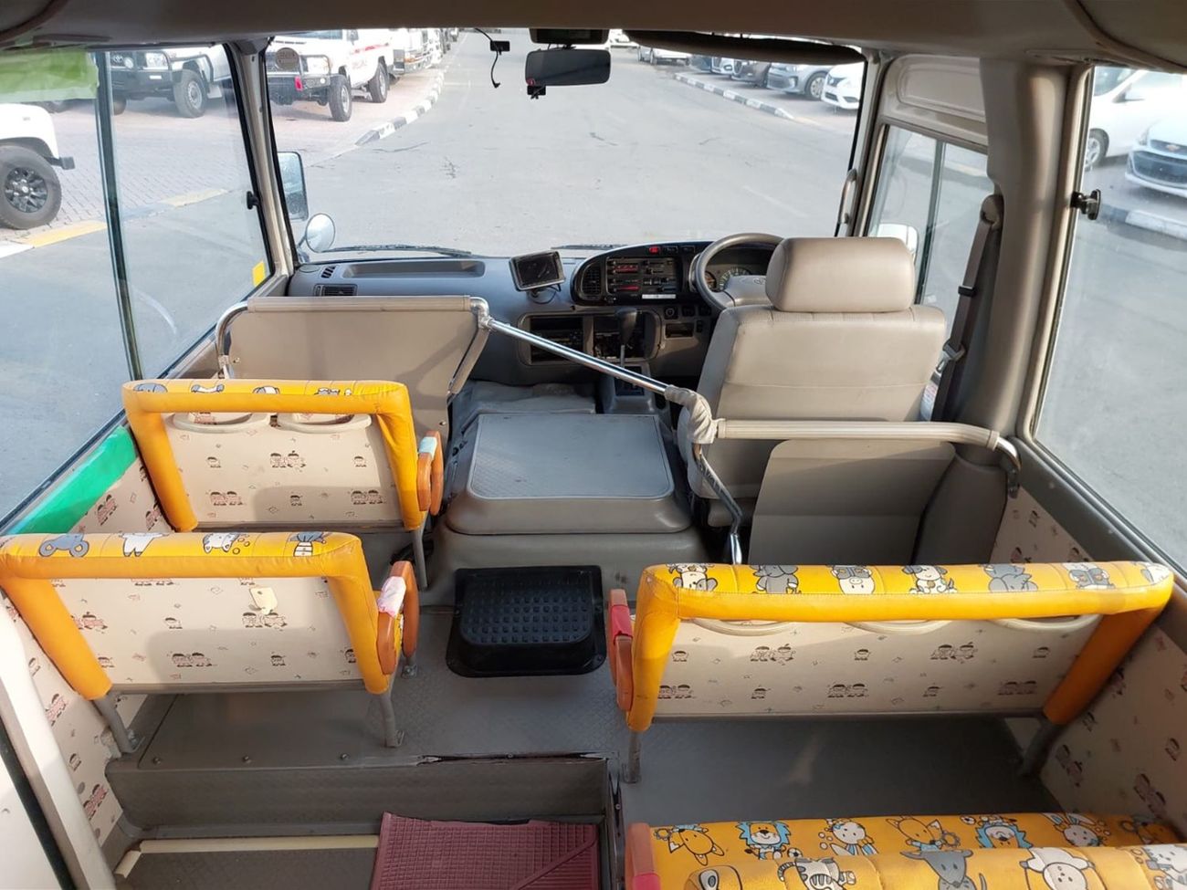 تويوتا كوستر TOYOTA COASTER BUS RHD 2006 MODEL 4.0 L DIESEL AUTOMATIC(PM50981)