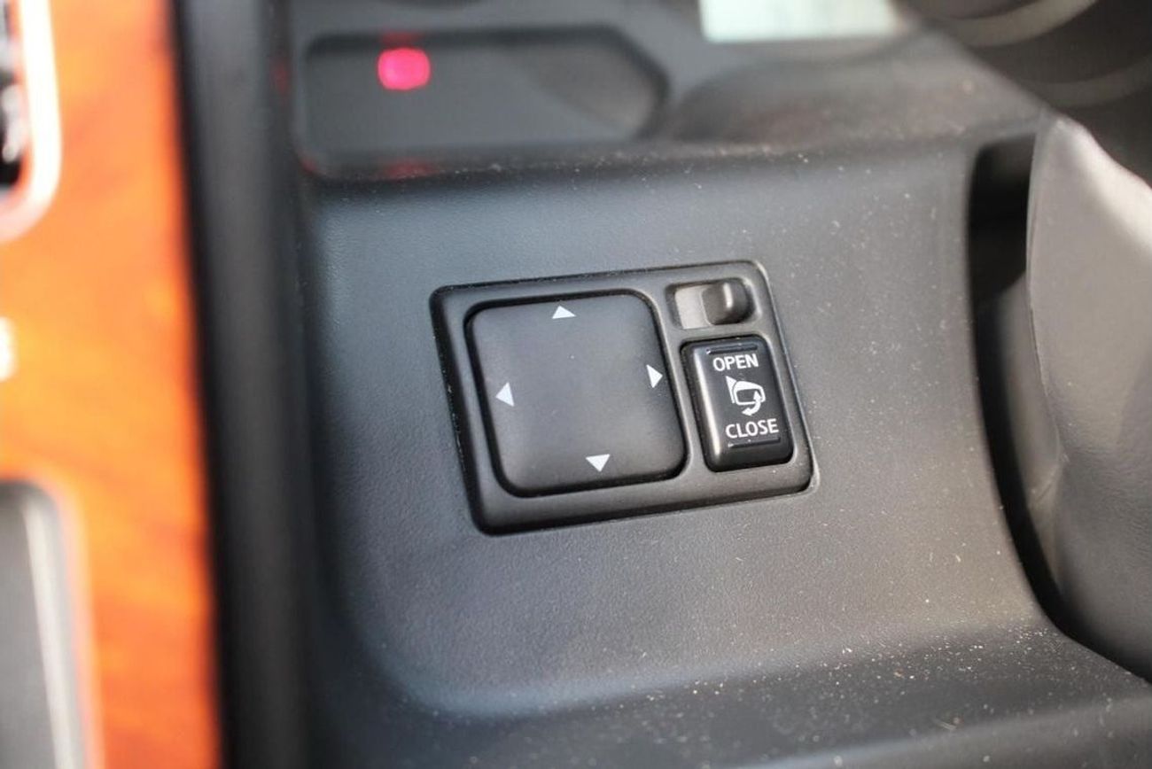 نيسان باترول سفاري NISSAN PATROL Y61 4.8L PETROL 4WD GRX AUTO