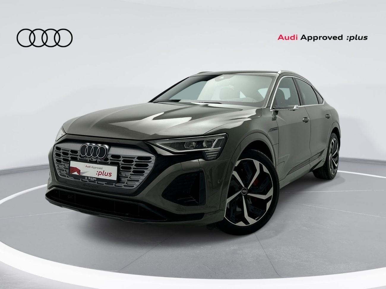 أودي Q8 إي ترون 55 quattro S Line Sportback 408hp Progress (Ref# 017547)