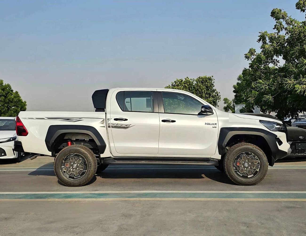 Toyota Hilux GR SPORT EURO 4/4.0L PETROL A/T 4WD/DRIVER POWER SEAT/PUSH START/ (CODE#GR SPORT)