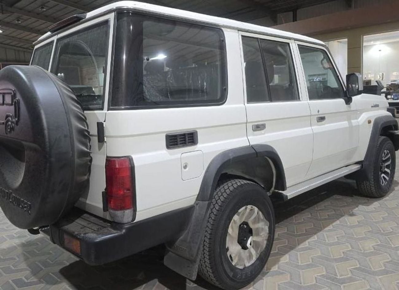 تويوتا لاند كروزر 70 4.0 Petrol A/T Full Option