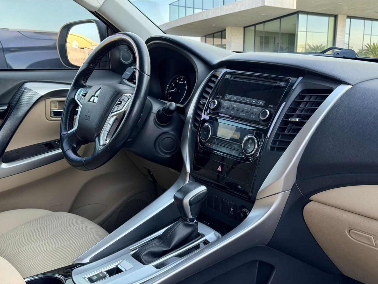 Mitsubishi Montero Sport GLS Mid 3.0L MITSUBISHI MONTERO SPORT | 3.0L V6 – 216 BHP | 2016 | GCC SPECS