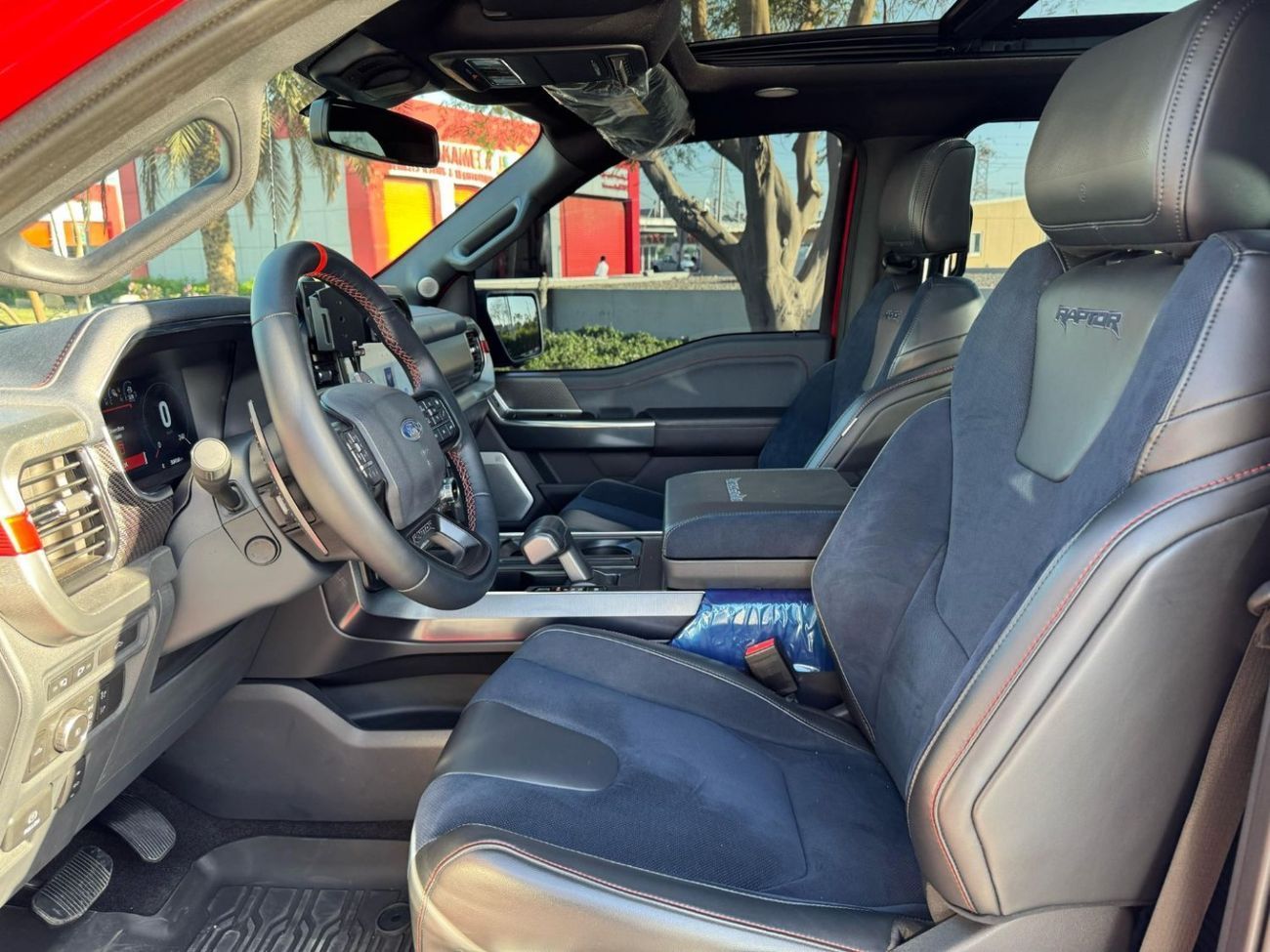 Ford F 150 Raptor GCC SPEC 37 OPTION NEAT AND CLEAN