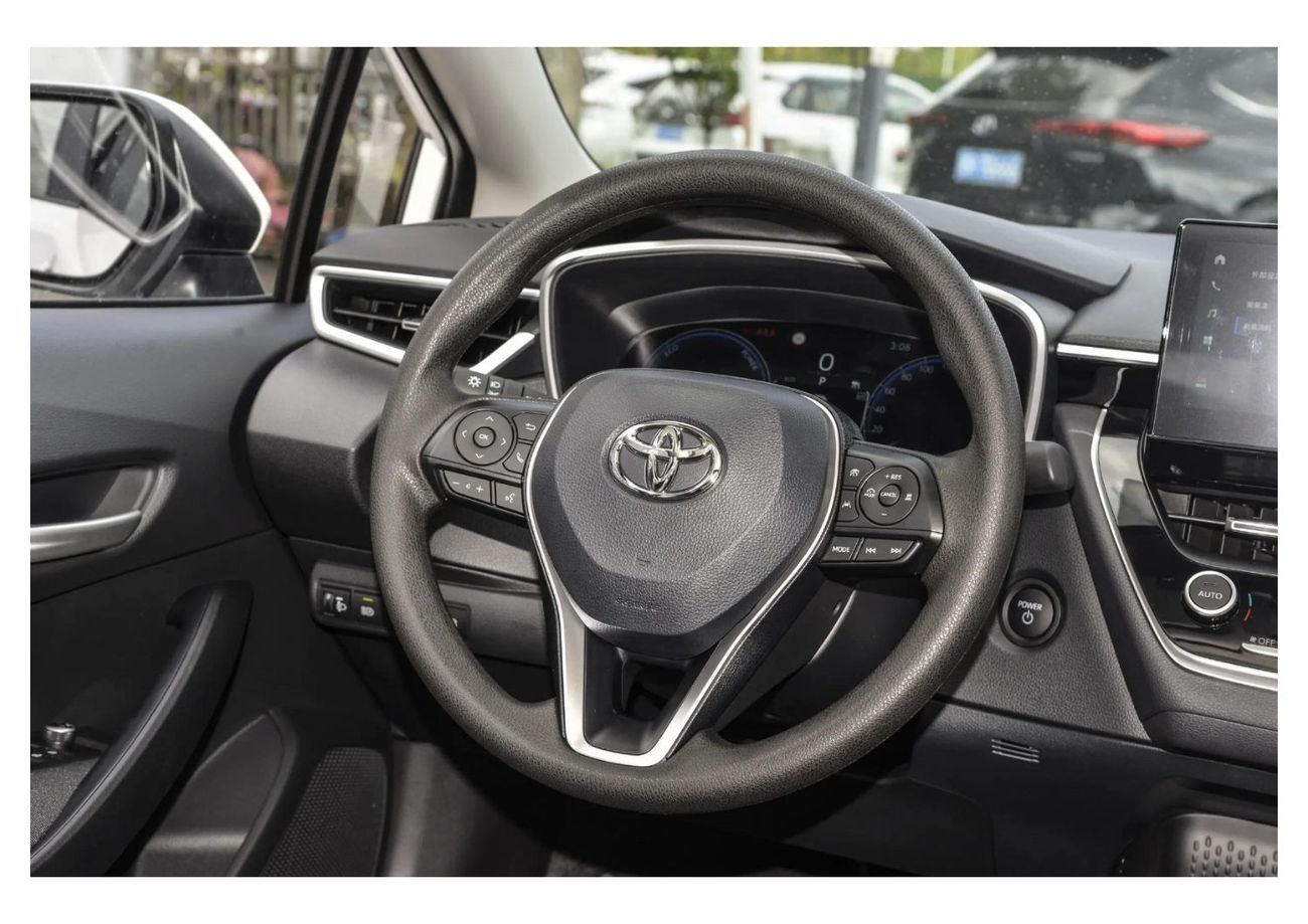 تويوتا ليفين LUXUARY