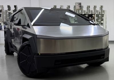 Tesla Cybertruck Foundation Series .. 3 motor