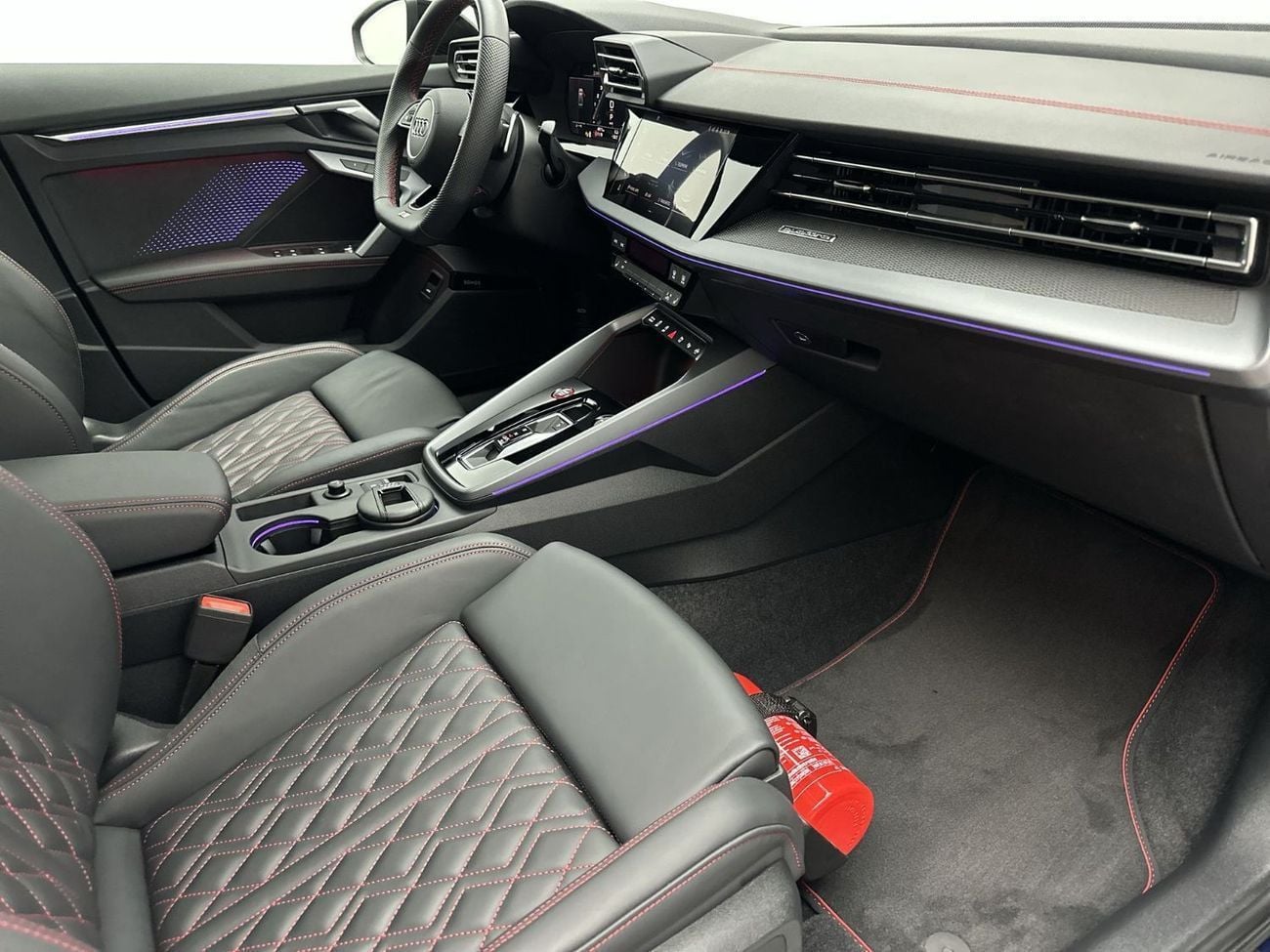 Audi S3 TFSI quattro 2.0L Sedan Sedan TFSI 333hp (Ref# 79092)