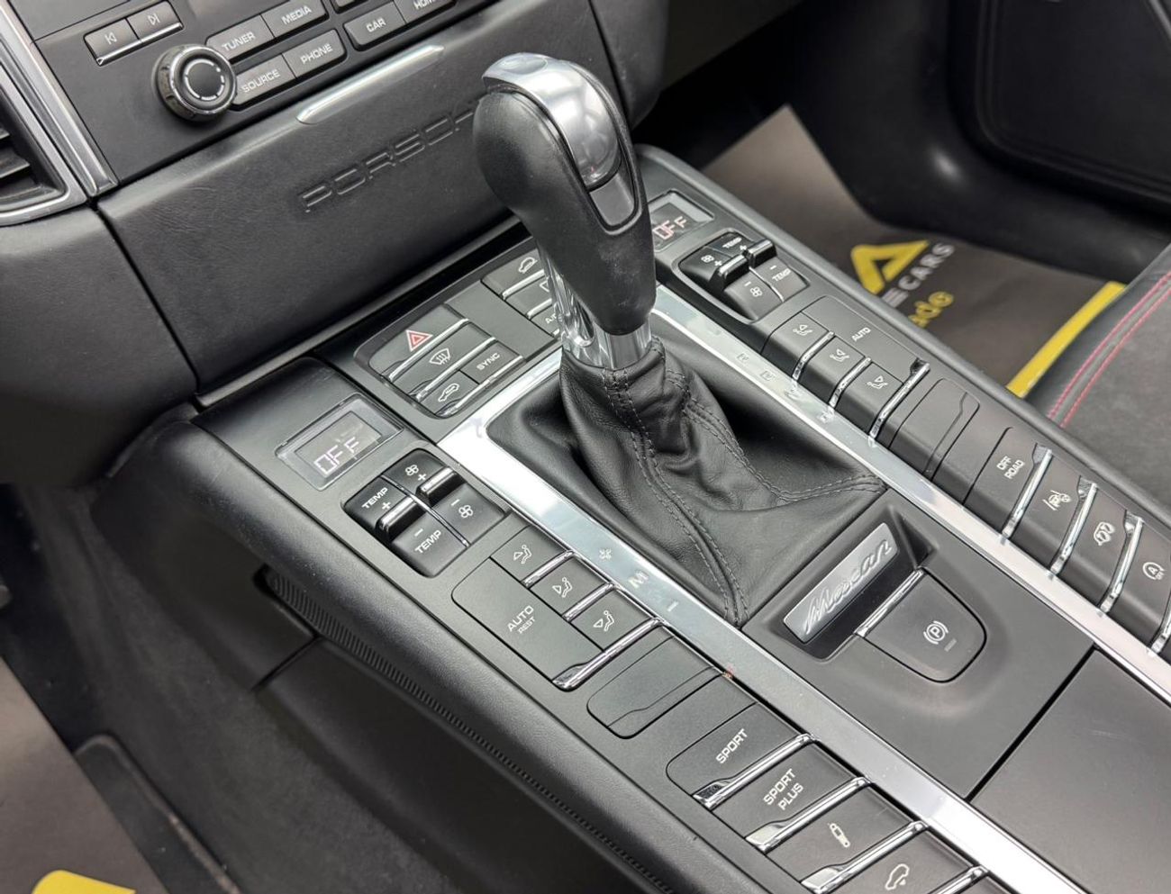 بورش ماكان GTS 3.0L (360 HP) 2017 Porsche Macan GTS, Service History, Excellent Condition, GCC