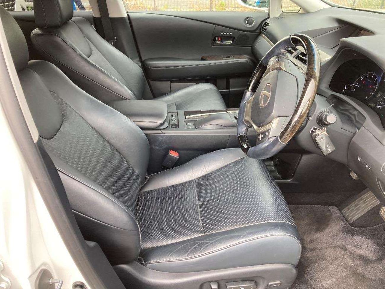 Lexus RX 270 2.7L V4 PETROL / DVD CAMERA / PUSH START / PWR WITH LEATHER SEATS / 2015