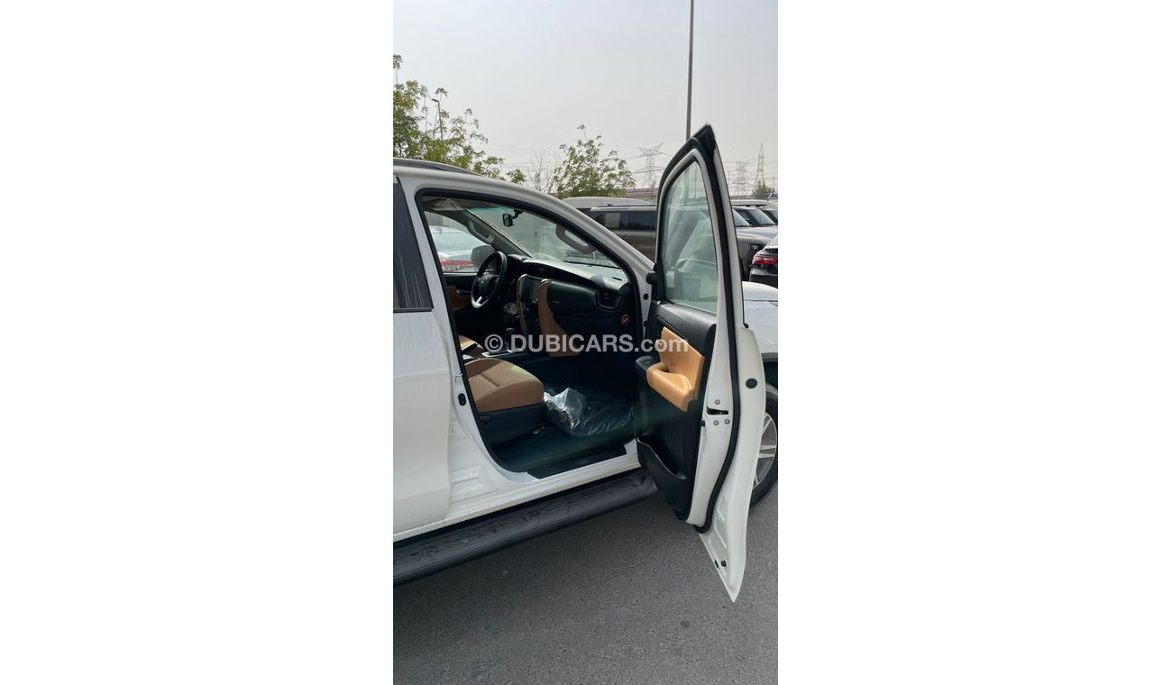 Toyota Fortuner 2022 Toyota Fortuner 2.7L G Petrol Brand New Last Few units only