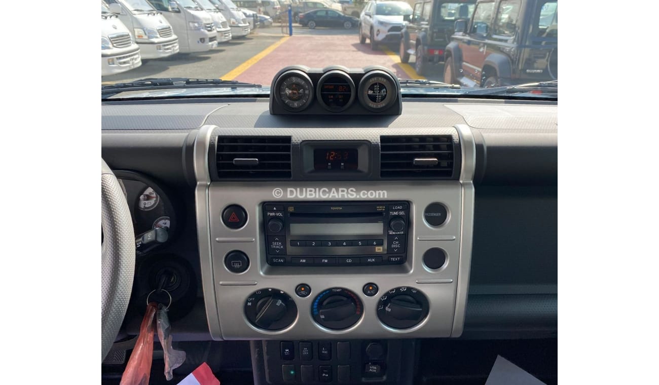 Toyota FJ Cruiser TOYOTA FJ CRUISER 4.0L SUV AWD MODEL 2021 BLUE COLOR GCC