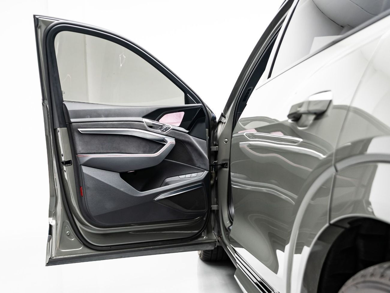 أودي Q8 إي ترون 55 quattro S Line