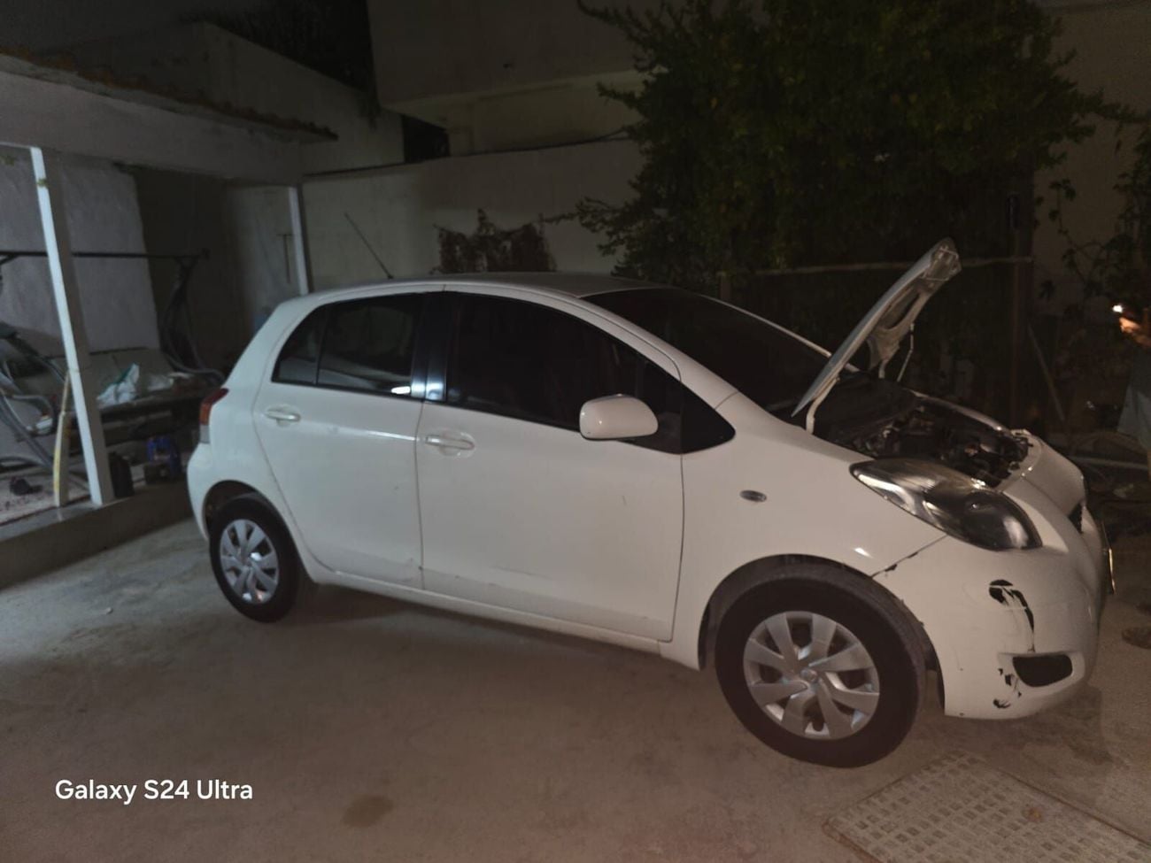 Toyota Yaris BASE