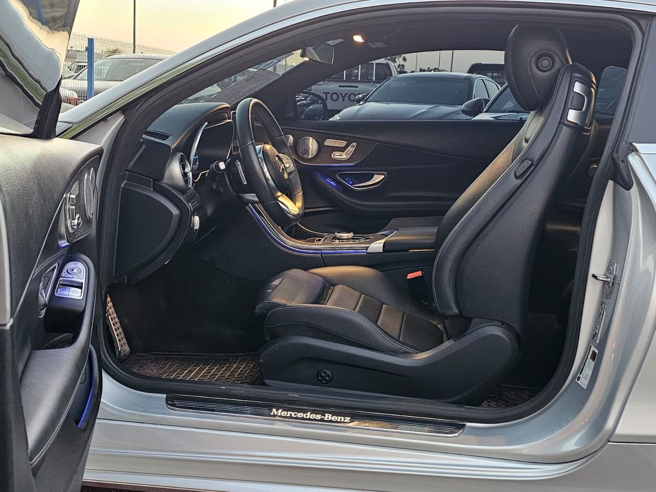 مرسيدس بنز C 300 كوبيه /ECO TUBO V4/ COUPE/ MOON ROOF/ 1343 MONTHLY/ LOT#806911