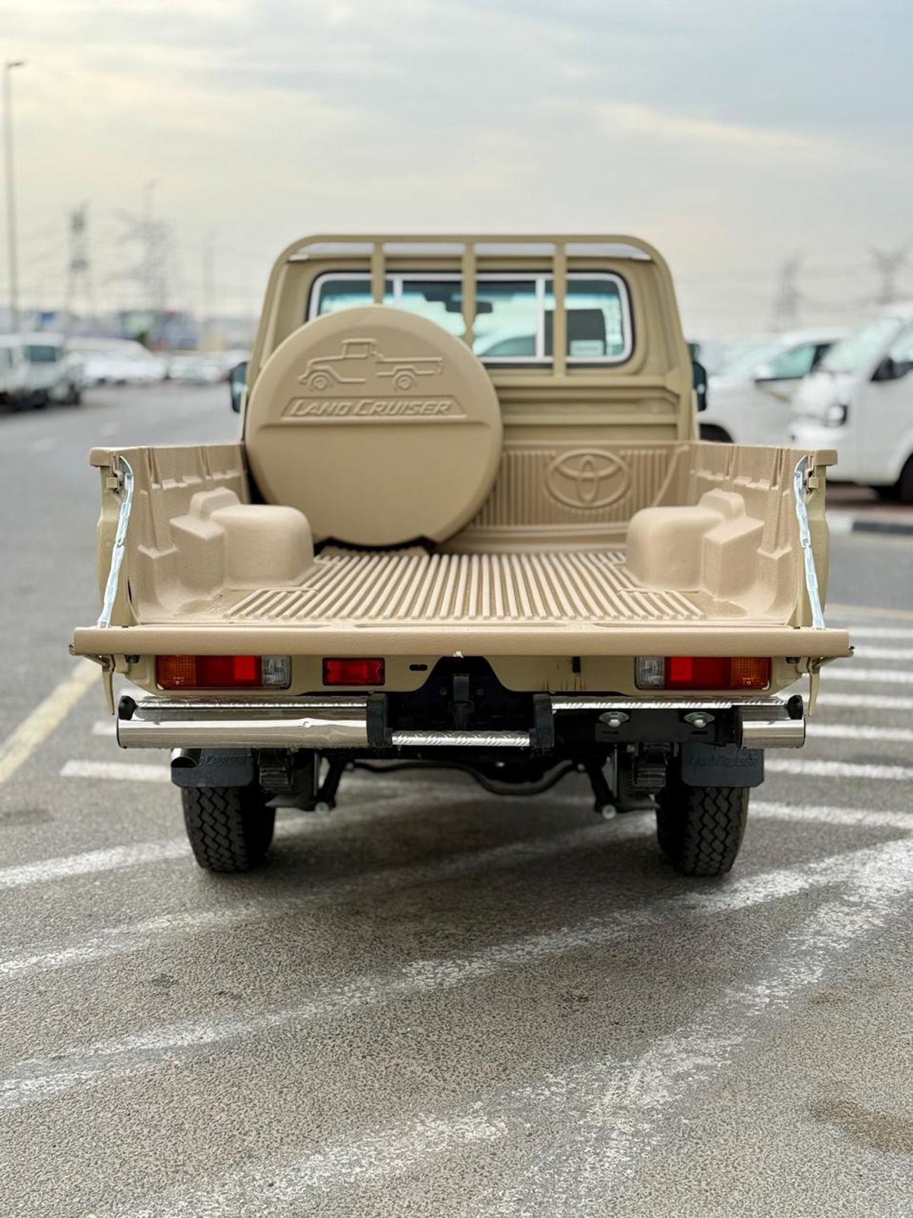 تويوتا لاند كروزر بيك آب SC 4.0L