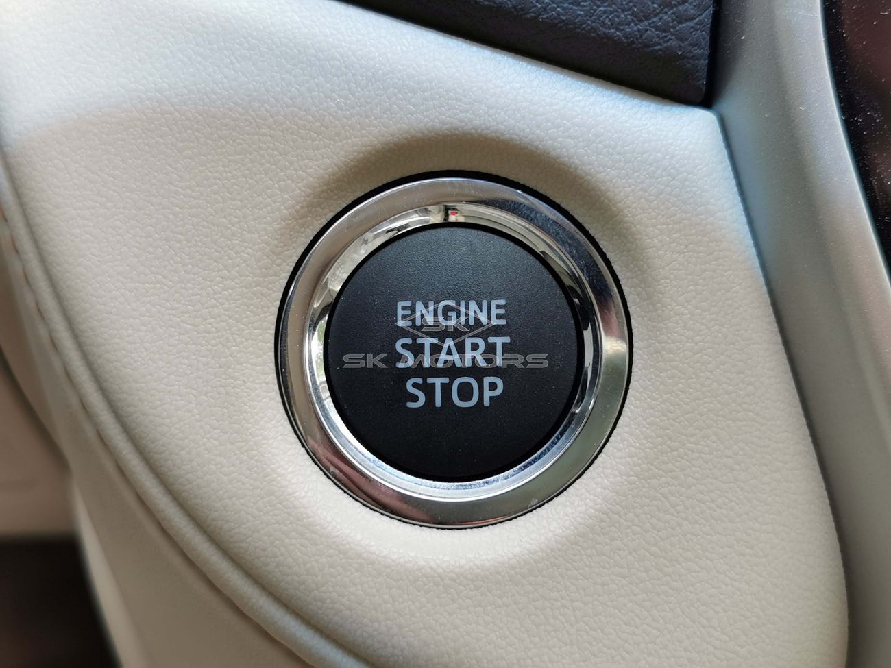 تويوتا لاند كروزر 4.0L, 18" Rims, Front Power Seats, Leather Seats, DVD, Rear Camera, Sunroof (CODE # GXR07)