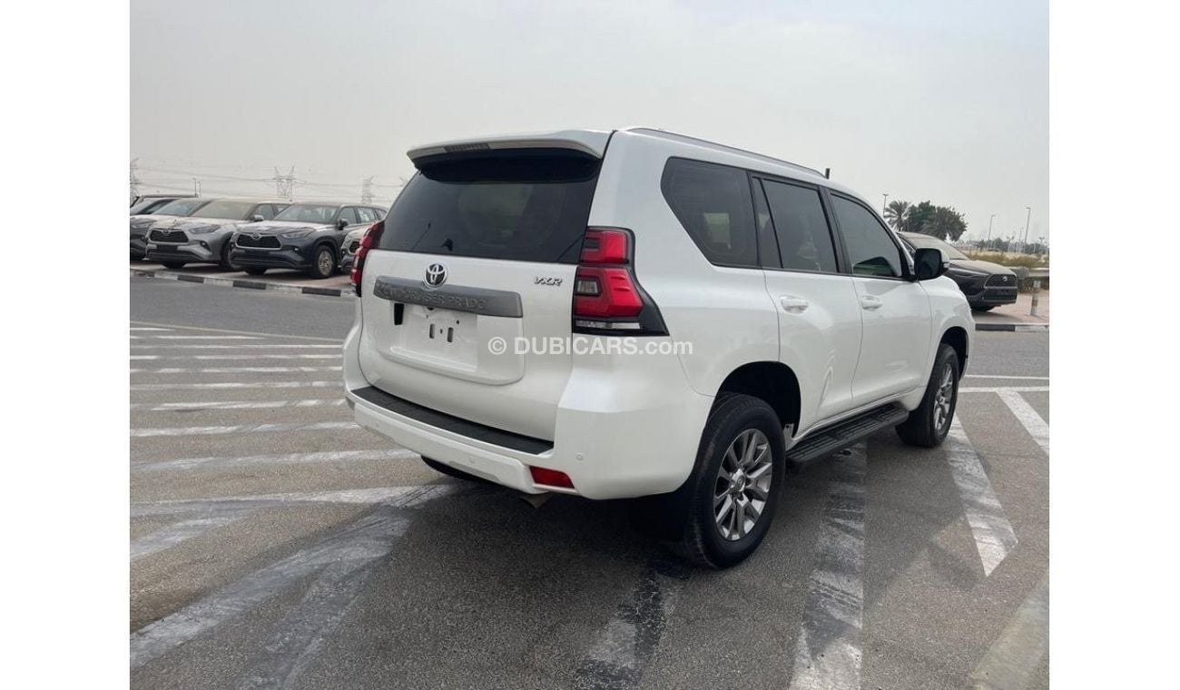 Toyota Prado *Offer*Toyota Parado 4.0L VXR V6 AWD - 7 Seater /