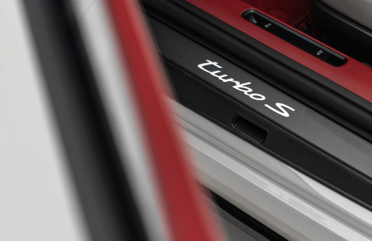 Porsche 911 3.7L F6 Turbocharged Engine + T-Hybrid