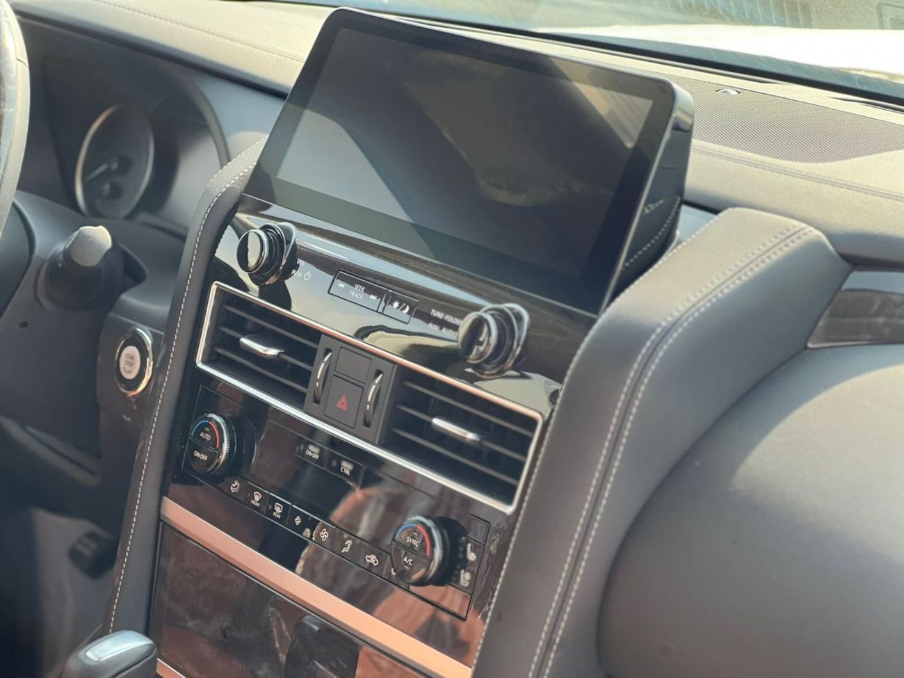 نيسان باترول LE Platinum 5.6L