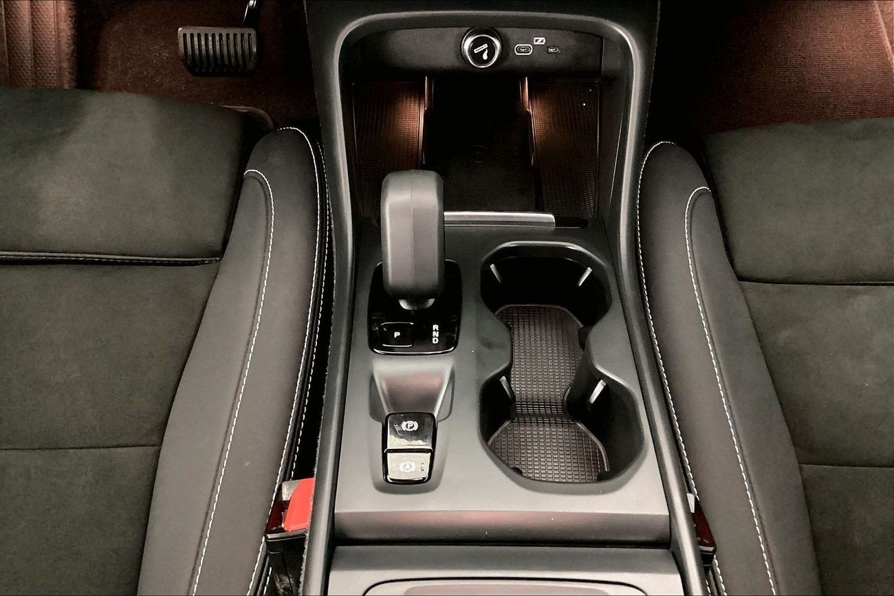 فولفو XC 40 B4 Core | Carnival Sale • UP TO AED 20,000 OFF | شامل الضمان | 0 ﺪﻔﻋﺓ ﺃﻮﻟﻯ