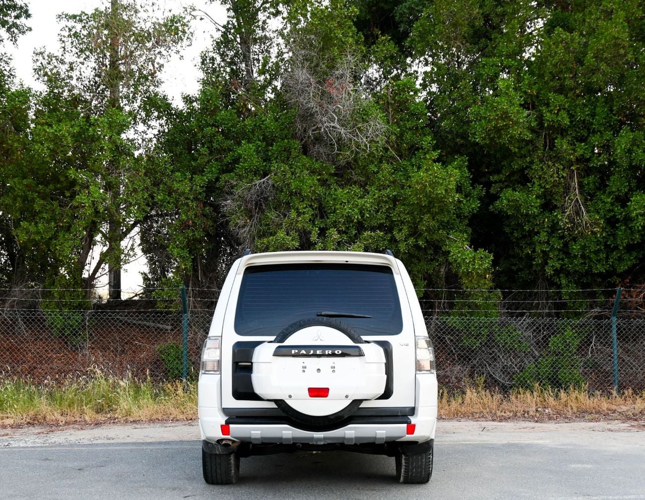 Mitsubishi Pajero 2014 Mitsubishi Pajero, Gulf specification, excellent condition, GLS Midline