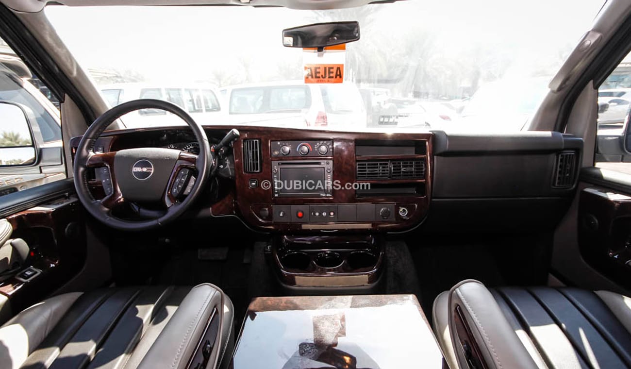 GMC Savana Explorer Limited SE