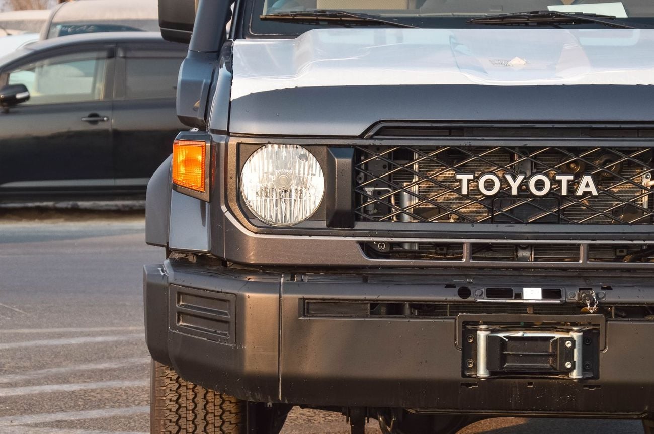 Toyota Land Cruiser Pick Up TOYOTA LAND CRUISER 79 2.8L MT SC DIESEL PICKUP 2025