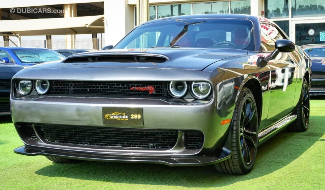 دودج تشالينجر Challenger SXT 3.6L V6 2017/ Leather Interior/ Very Good Condition