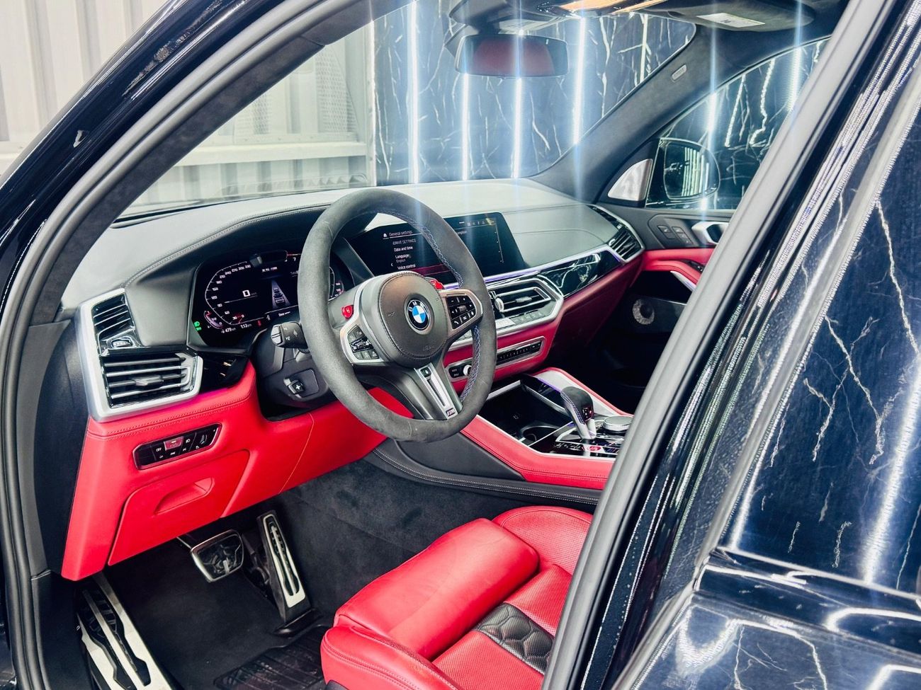 BMW X5M Competition 4.4L 2021 BMW X5 M Competition, Canadian specs With 1 Year warranty and FSH from AGMC an