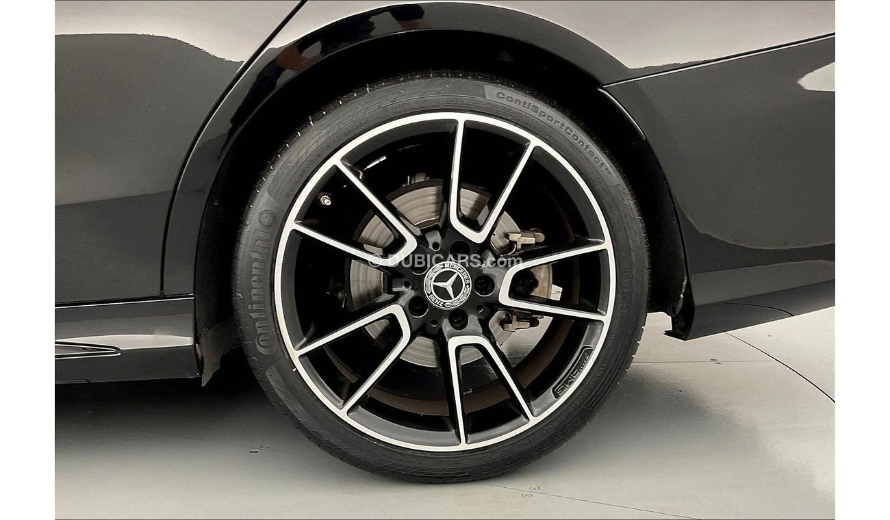 Mercedes-Benz C 200 Premium (AMG Line)