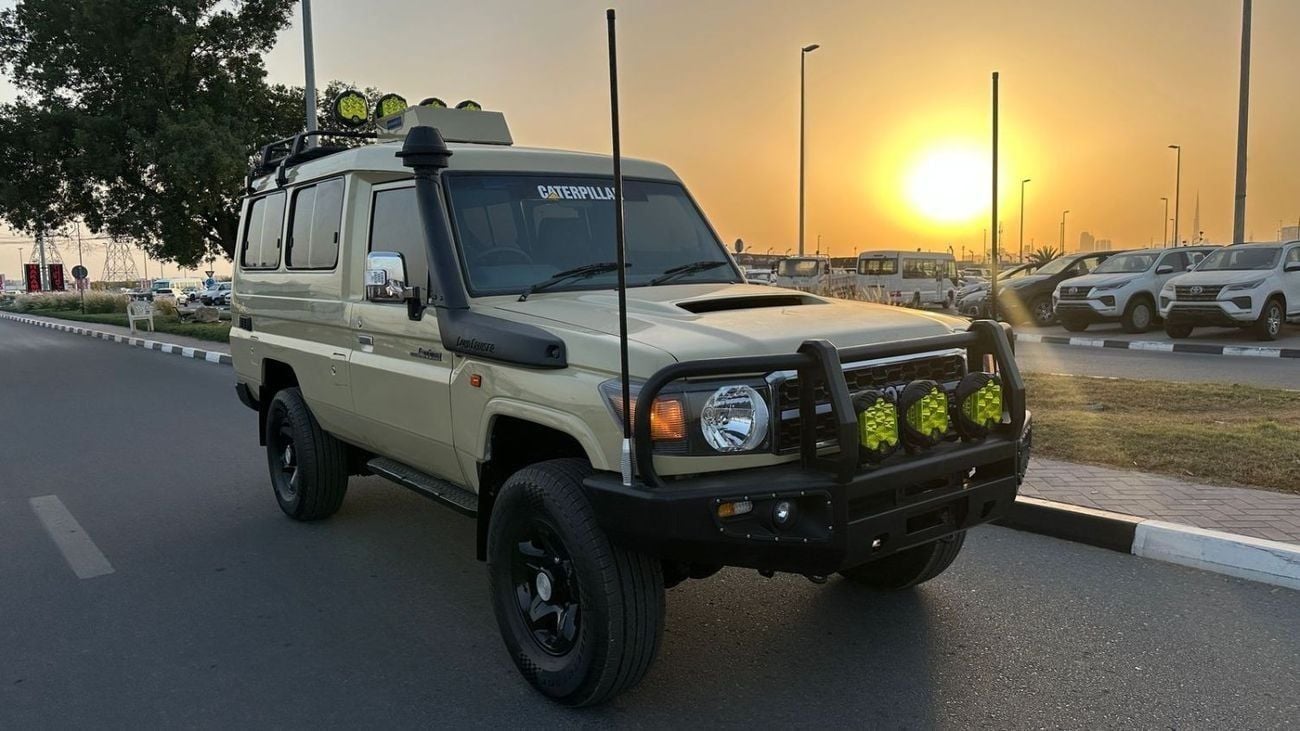 Toyota Land Cruiser 70 LC70 4.5 DIESEL MANUAL V8
