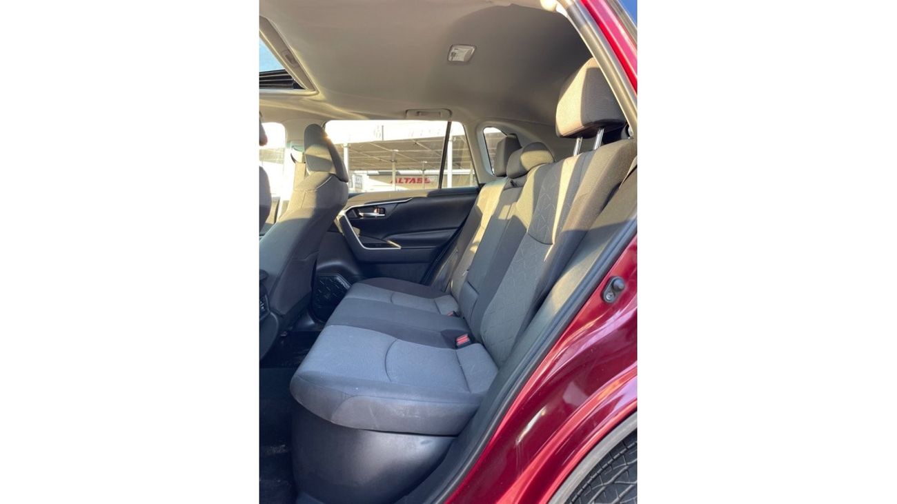 Toyota RAV4 2021 TOYOTA RAV4 XLE HYBRID 4x4 FULL OPTIONS IMPORTED FROM USA