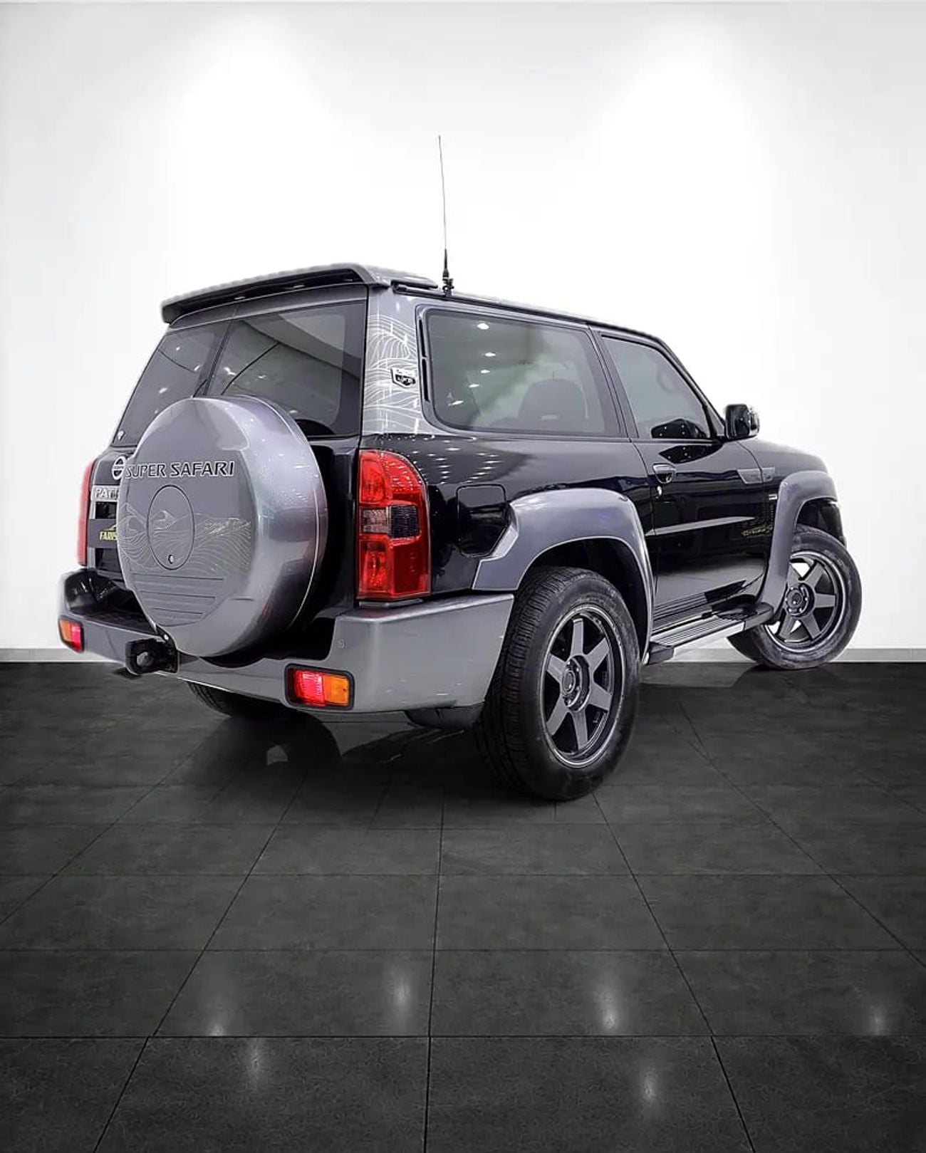 Nissan Patrol SUPER SAFARI PATROL SUPERSAFARI GCC + VOLK RACING RIMS + CARBON STEERING + LEGEND EDITION KIT
