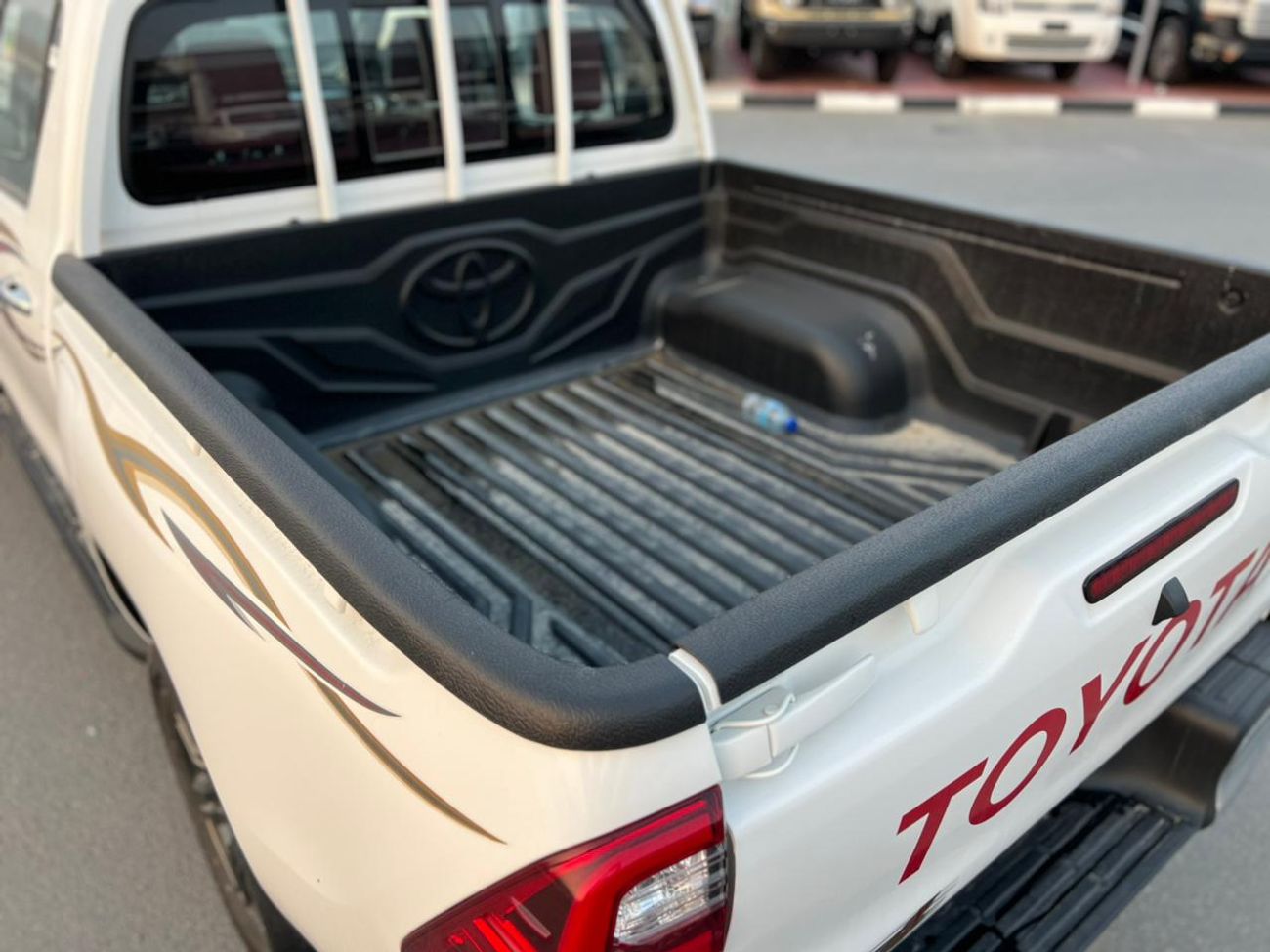 تويوتا هيلوكس EXPORT ONLY - Toyota Hilux 4x4 2.7L DC