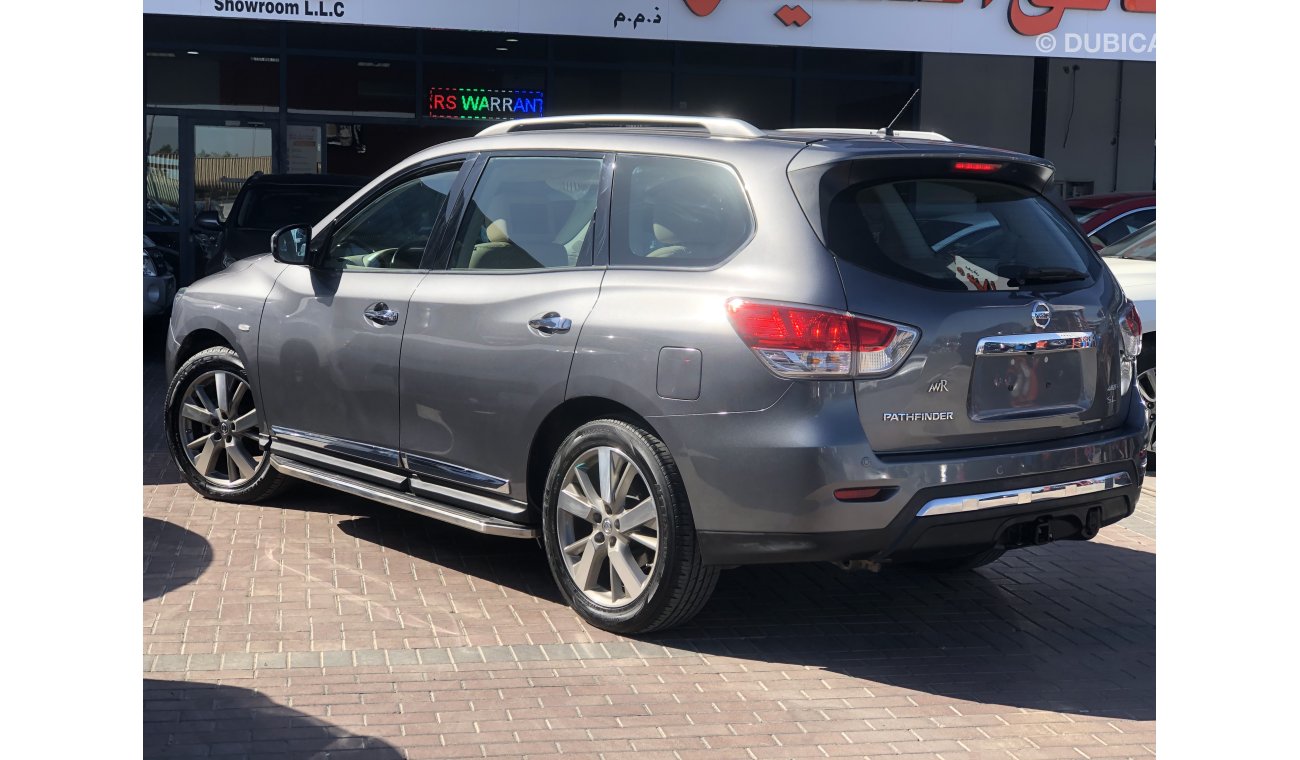 نيسان باثفايندر SL FULL OPTION 2017 PATHFINDER  ONLY 1330X60 MNTHLY V6 4X4 EXCELENT CNDITION UNLIMITED KM WARANTY