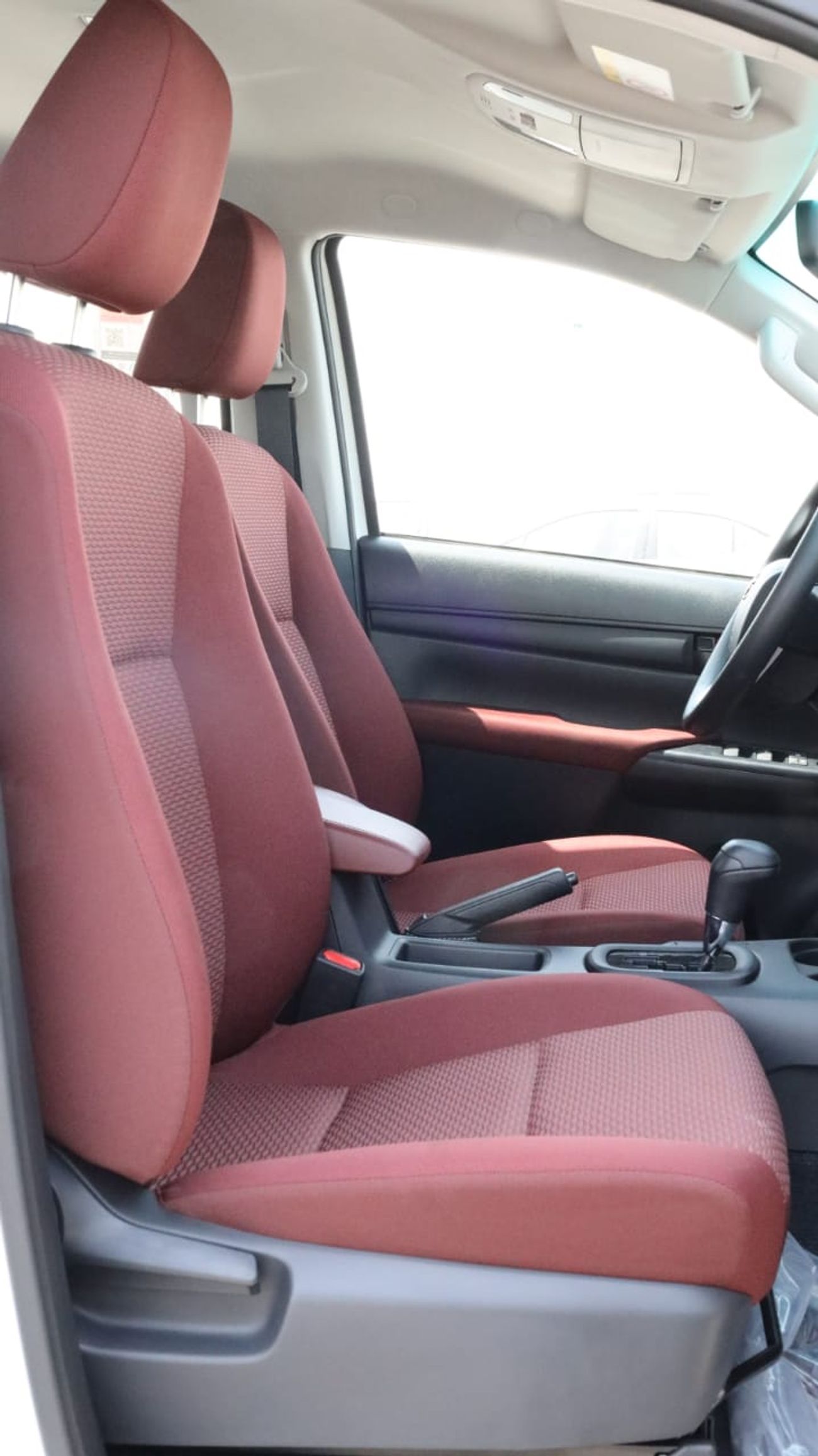 Toyota Hilux DLX 2.4L