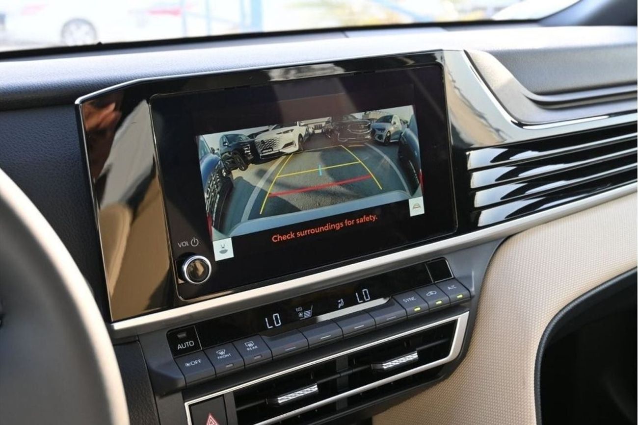 Toyota Camry Toyota Camry LE 2.5L Hybrid, Model 2025 Color White (Export Price)