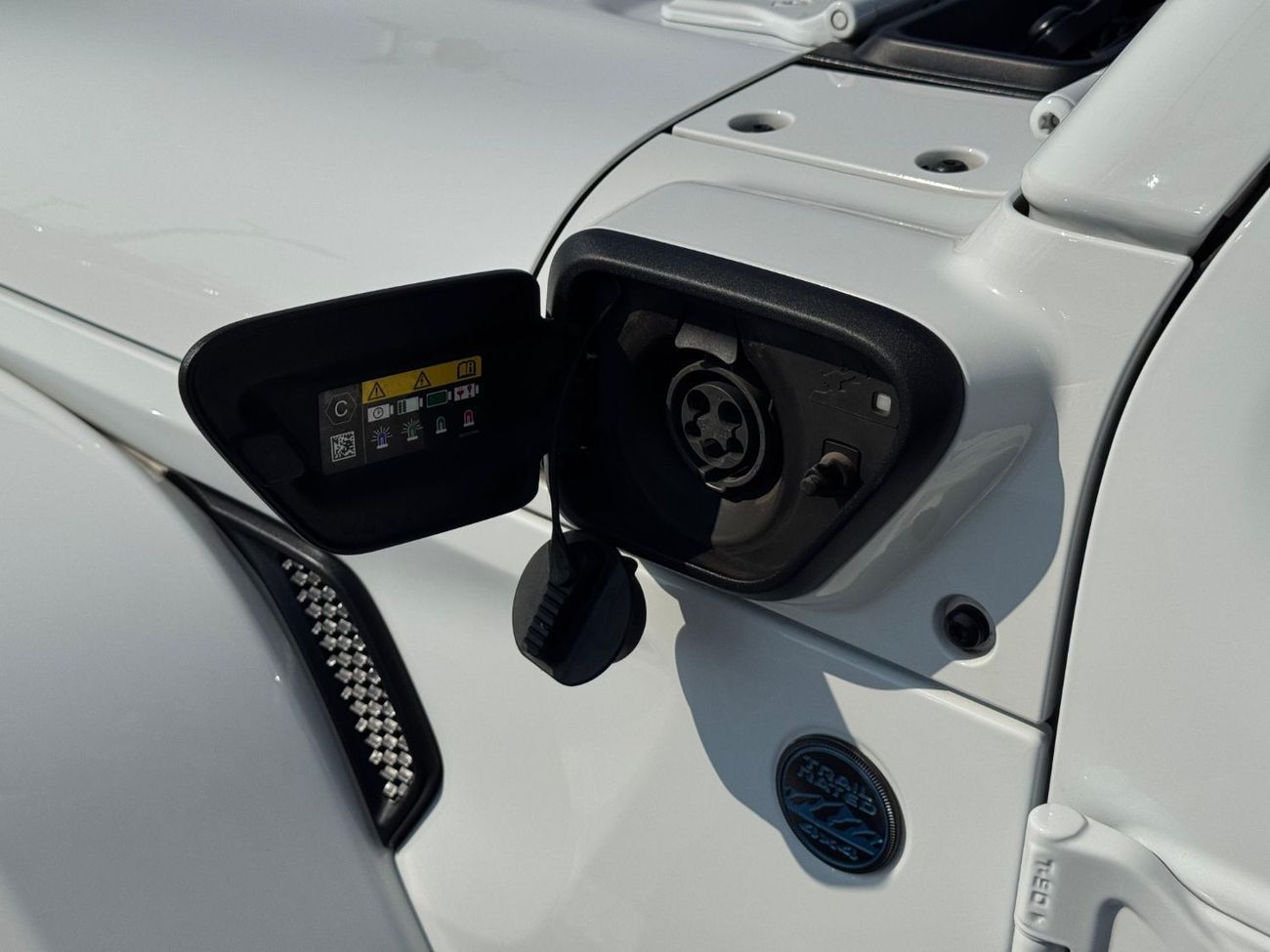 Jeep Wrangler Wrangler 4XE 2.0L Turbo PHEV 2023 Export Price @ 155,500 AED