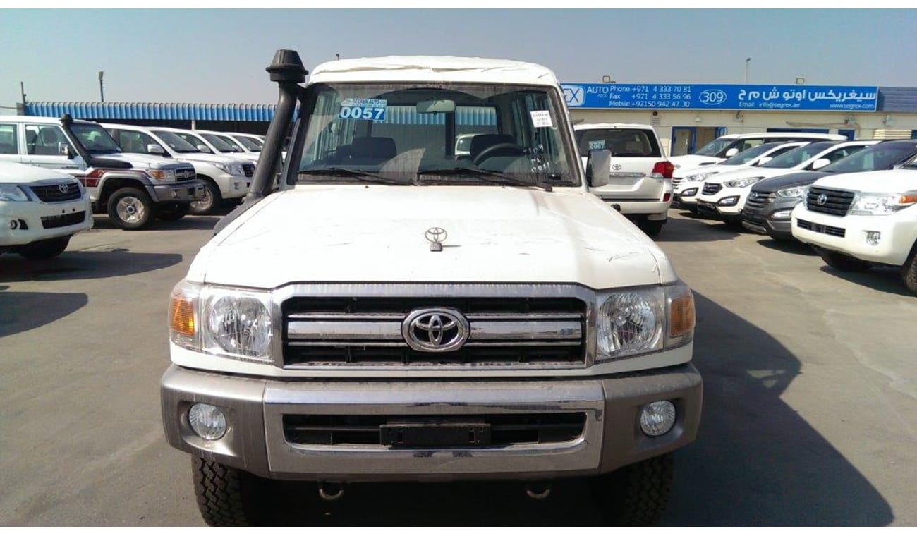 Toyota Land Cruiser Hard Top 78 LX 13, Diesel, 13 Seats